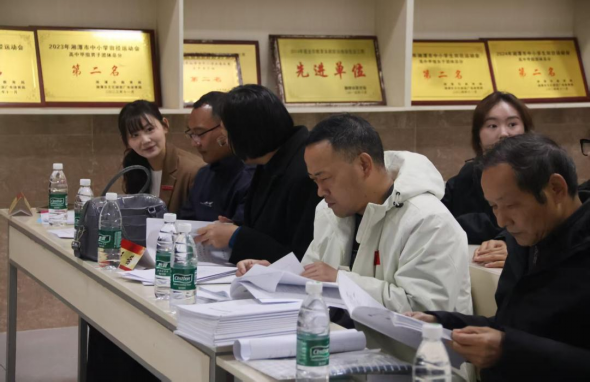 fb6a0a8d5c62413aab7edd9dfe4b1d5d.png fb6a0a8d5c62413aab7edd9dfe4b1d5d.png